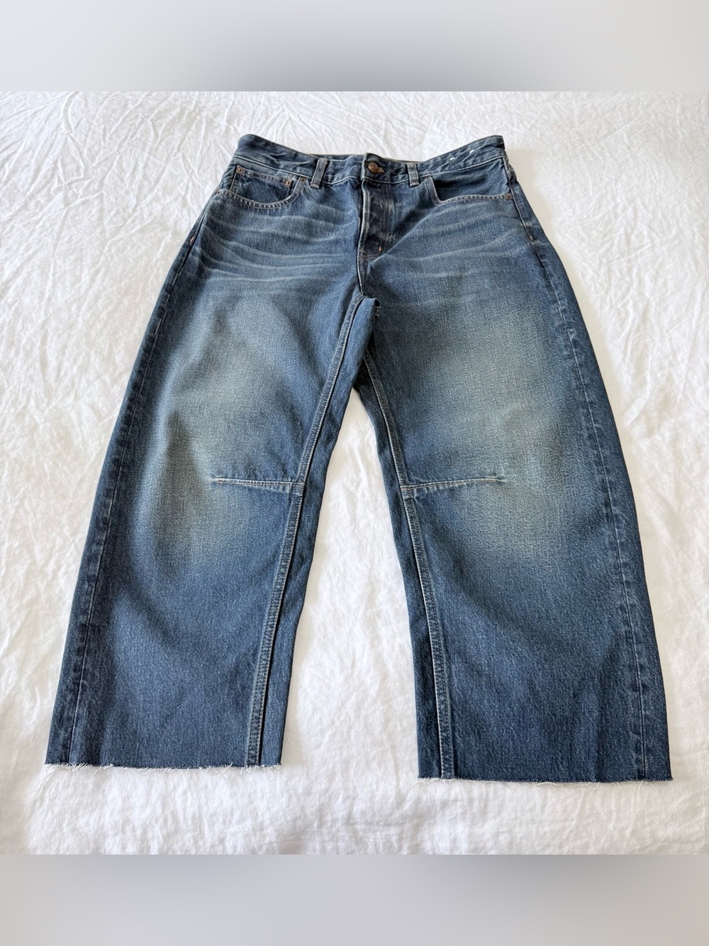 Madewell | Women’s 28 | Darted Barrel-Leg Jeans Medium Wash Raw Hem Denim EUC
